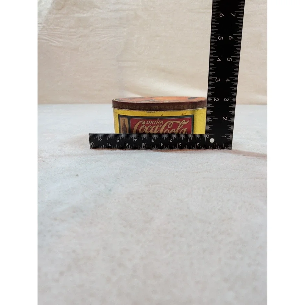 Vtg 1984 Coca-Cola Candy Tin Oval Gold Metal Tin Box Company 1980s Soda‎ Decor